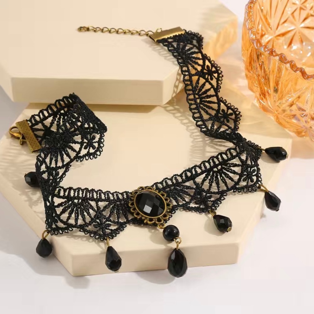 Gorgeous Retro Style Tassel Crystal Lace Halloween Necklace Faux Fashion Jewelry - Picture 5 of 8